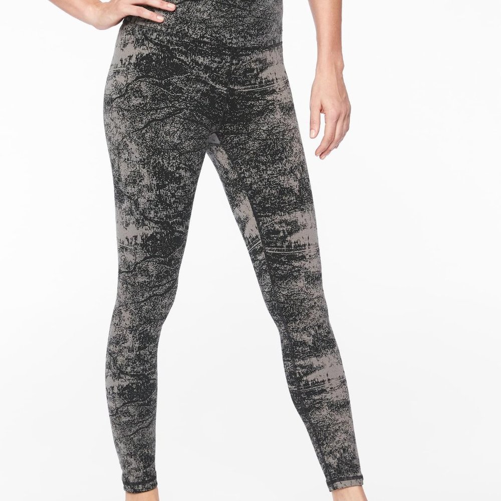 Athleta Elation Glades 7/8 Tight - Size Small